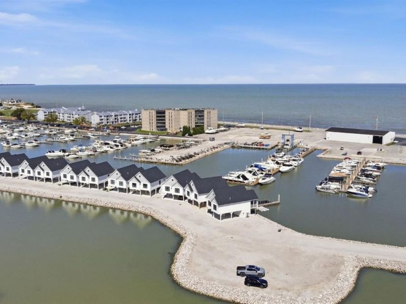 545 W Lakeshore Drive, Unit 2, Port Clinton, OH 43452 Photo 2