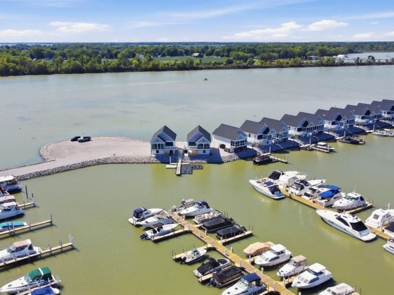 545 W Lakeshore Drive, Unit 2, Port Clinton, OH 43452 Photo 3