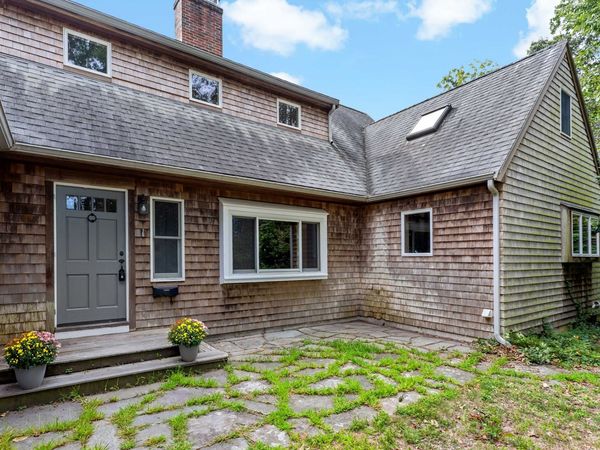 1 Fern Ln, Falmouth, MA 02543