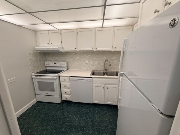 3740 INVERRARY Drive, Unit 2Y, Lauderhill, FL 33319