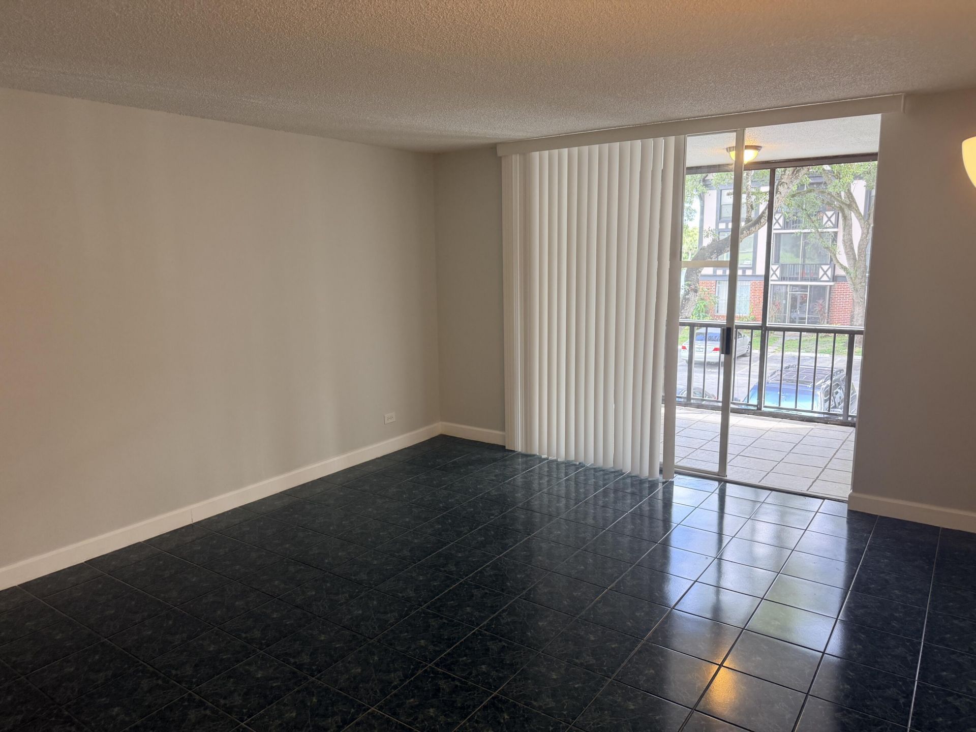 3740 Inverrary Drive, Unit 2Y, Lauderhill, FL 33319 Photo
