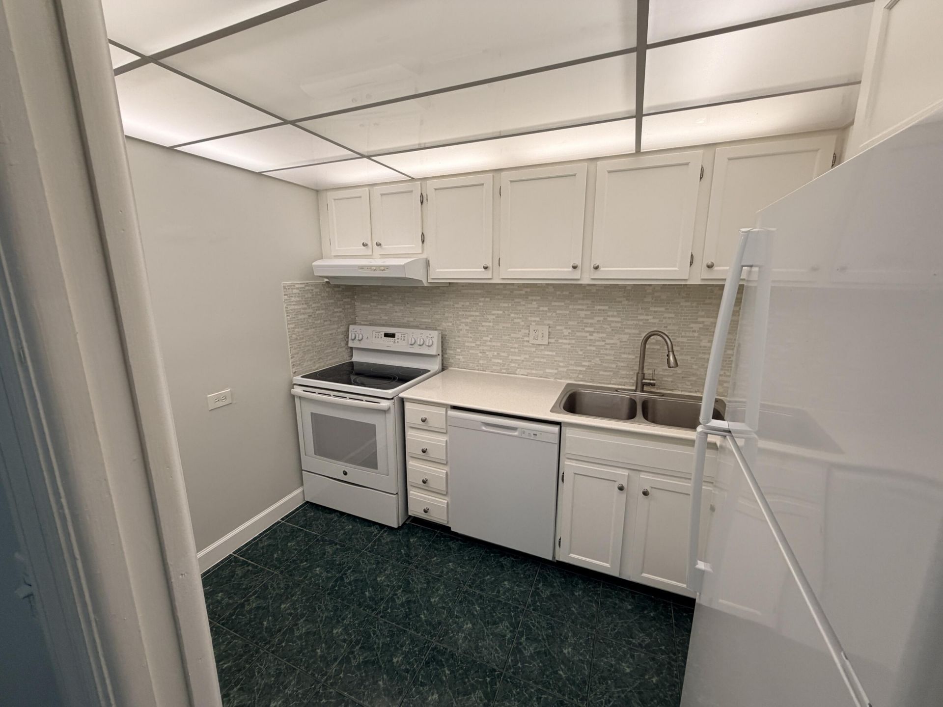 3740 Inverrary Drive, Unit 2Y, Lauderhill, FL 33319 Photo