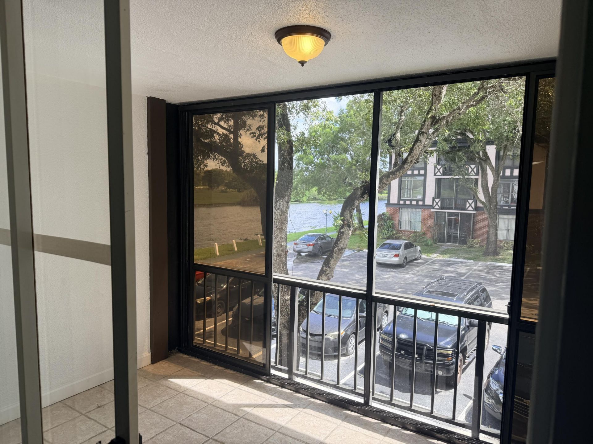 3740 Inverrary Drive, Unit 2Y, Lauderhill, FL 33319 Photo