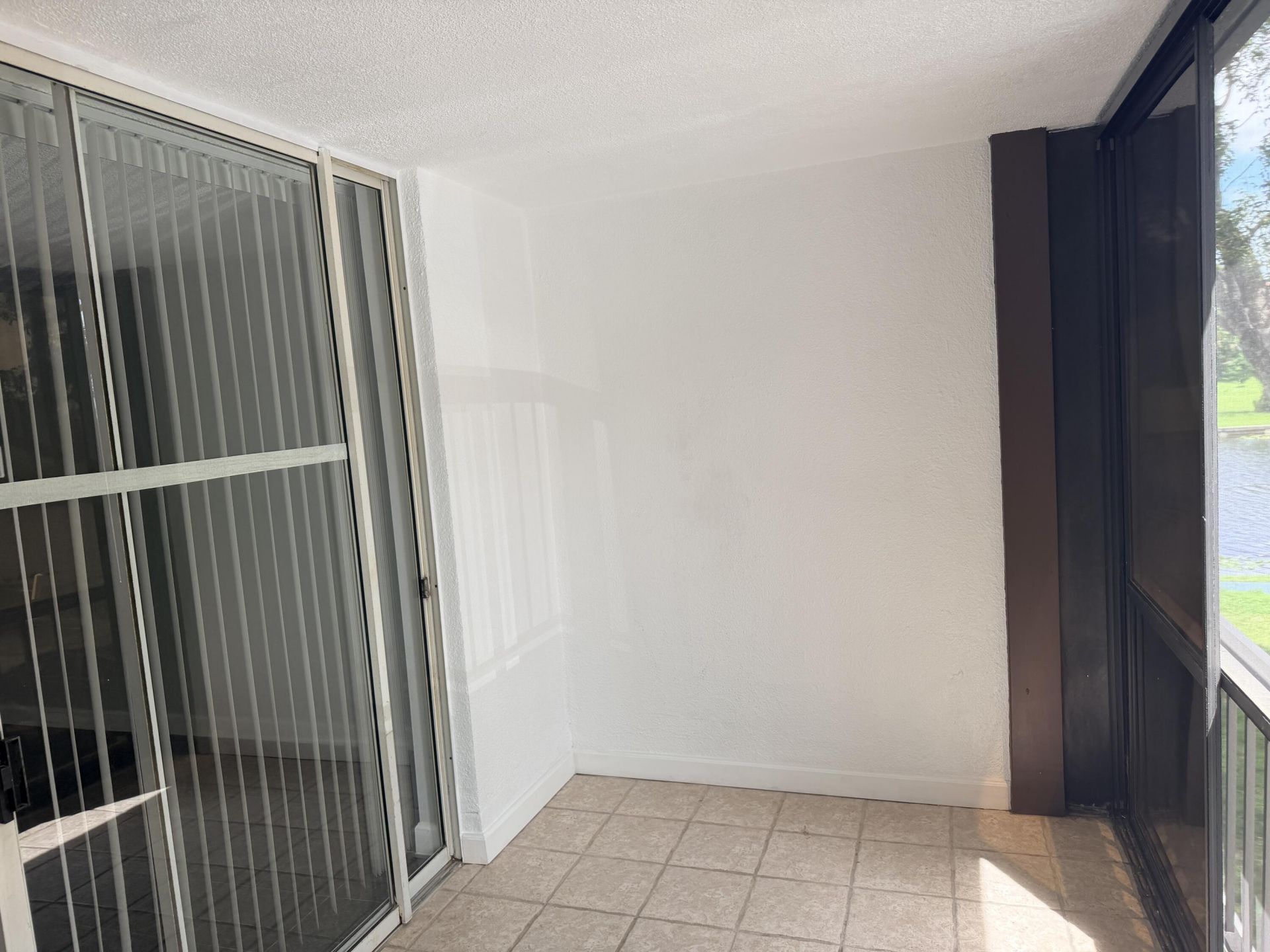 3740 Inverrary Drive, Unit 2Y, Lauderhill, FL 33319 Photo