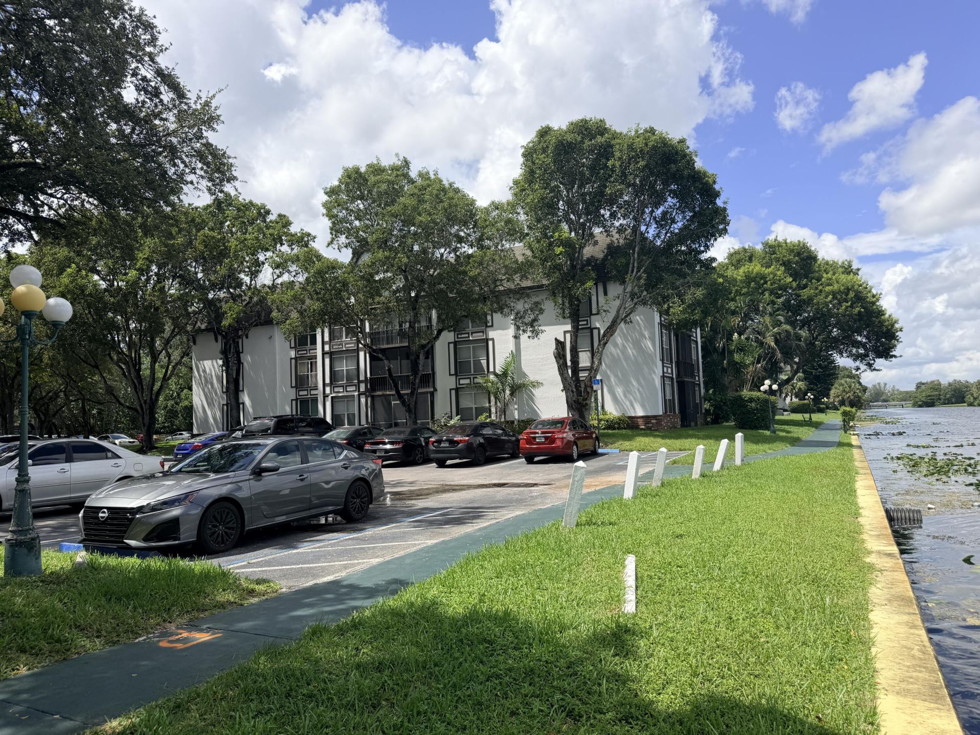 3740 Inverrary Drive, Unit 2Y, Lauderhill, FL 33319 Photo