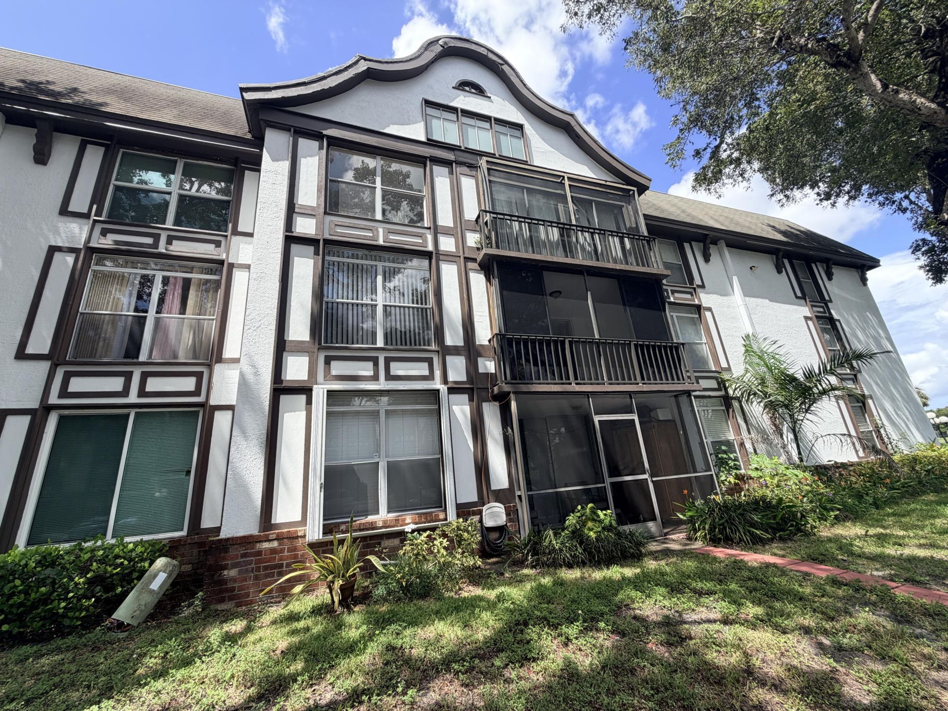 3740 Inverrary Drive, Unit 2Y, Lauderhill, FL 33319 Photo