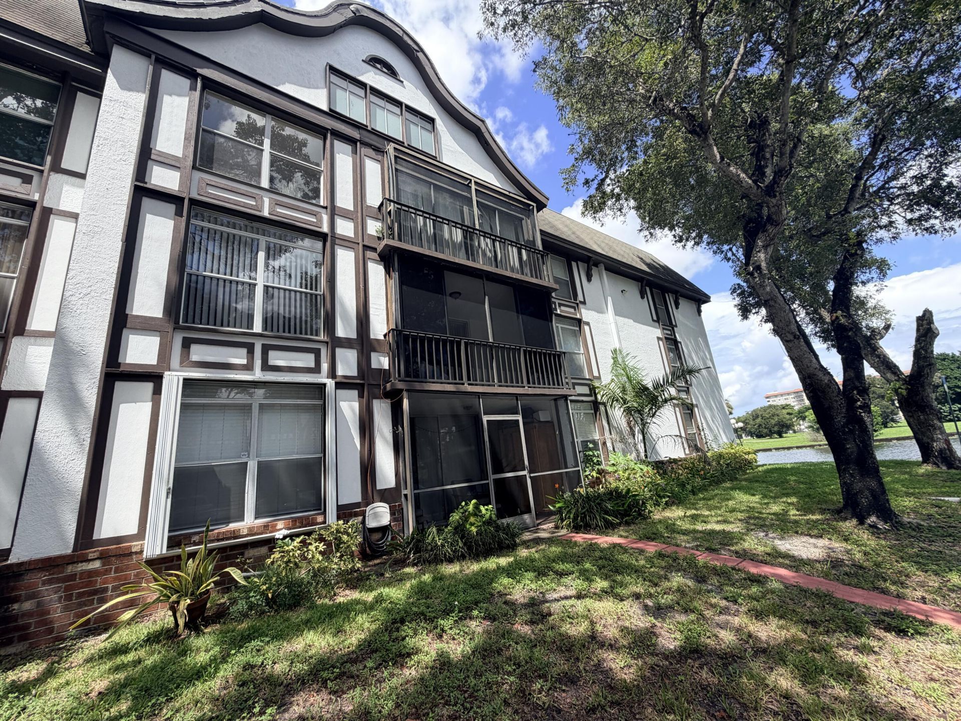 3740 Inverrary Drive, Unit 2Y, Lauderhill, FL 33319 Photo