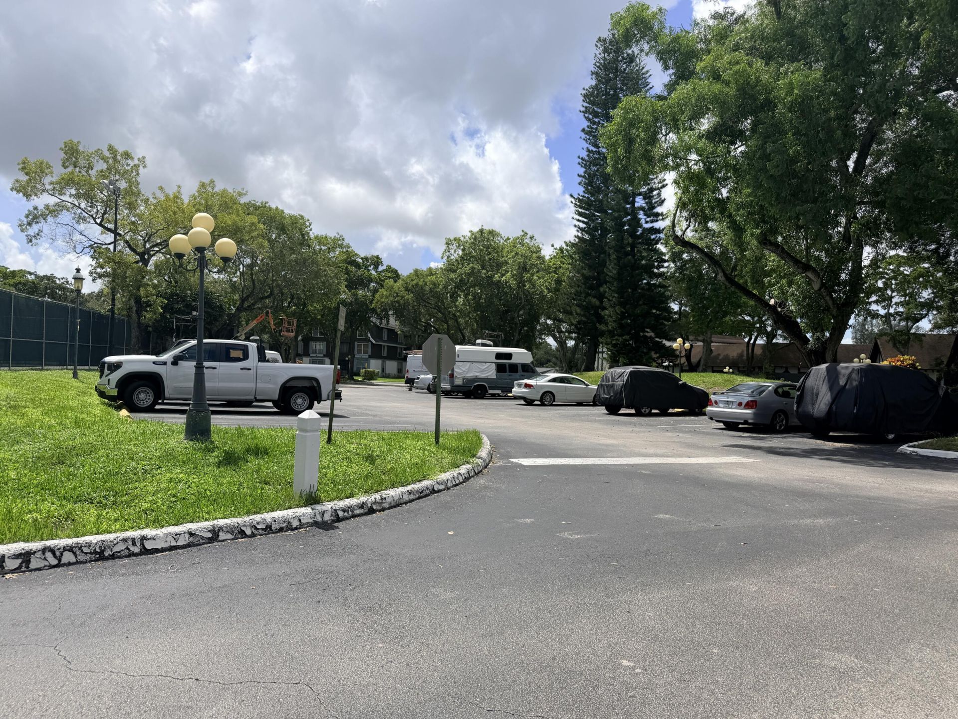 3740 Inverrary Drive, Unit 2Y, Lauderhill, FL 33319 Photo