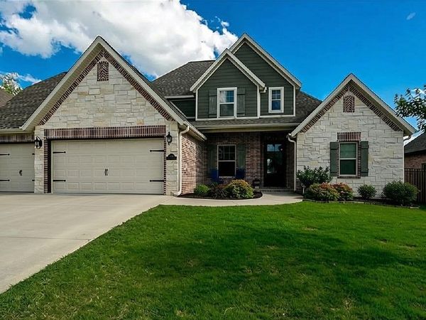 3805 Lone Oak Avenue , Bentonville, AR 72712