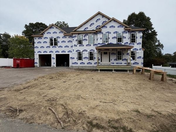 8 Morses Ln, Acushnet, MA 02743