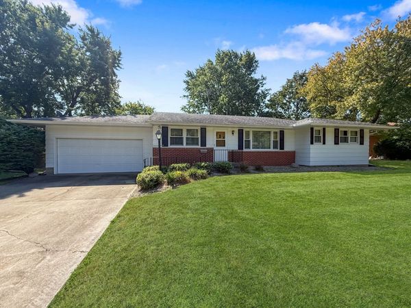 311 E Franklin Street , Fisher, IL 61843
