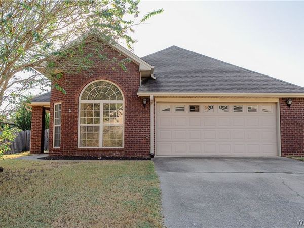 326 IVY HILLS Circle, Calera, AL 35040