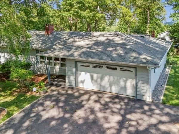 45 Sunset Rd, Bloomingdale, NJ 07403