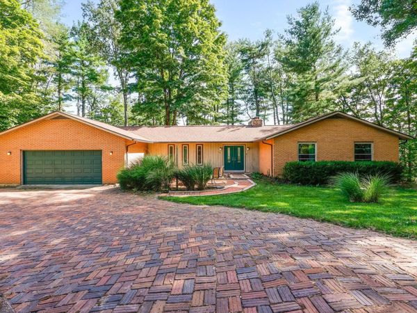 275 Pinetree Drive NE, Granville, OH 43023