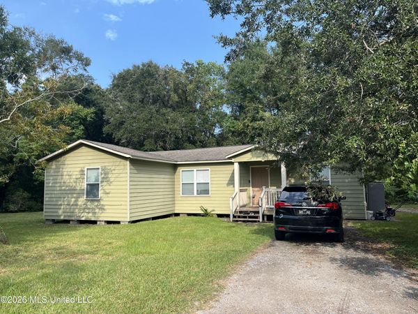 6820 Mary Street, Ocean Springs, MS 39564