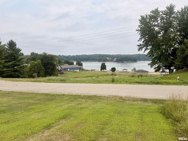 1052 LAKEVIEW Road North, Dahinda, IL 61428