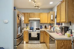 8056 Shadow Oak Drive photo 4