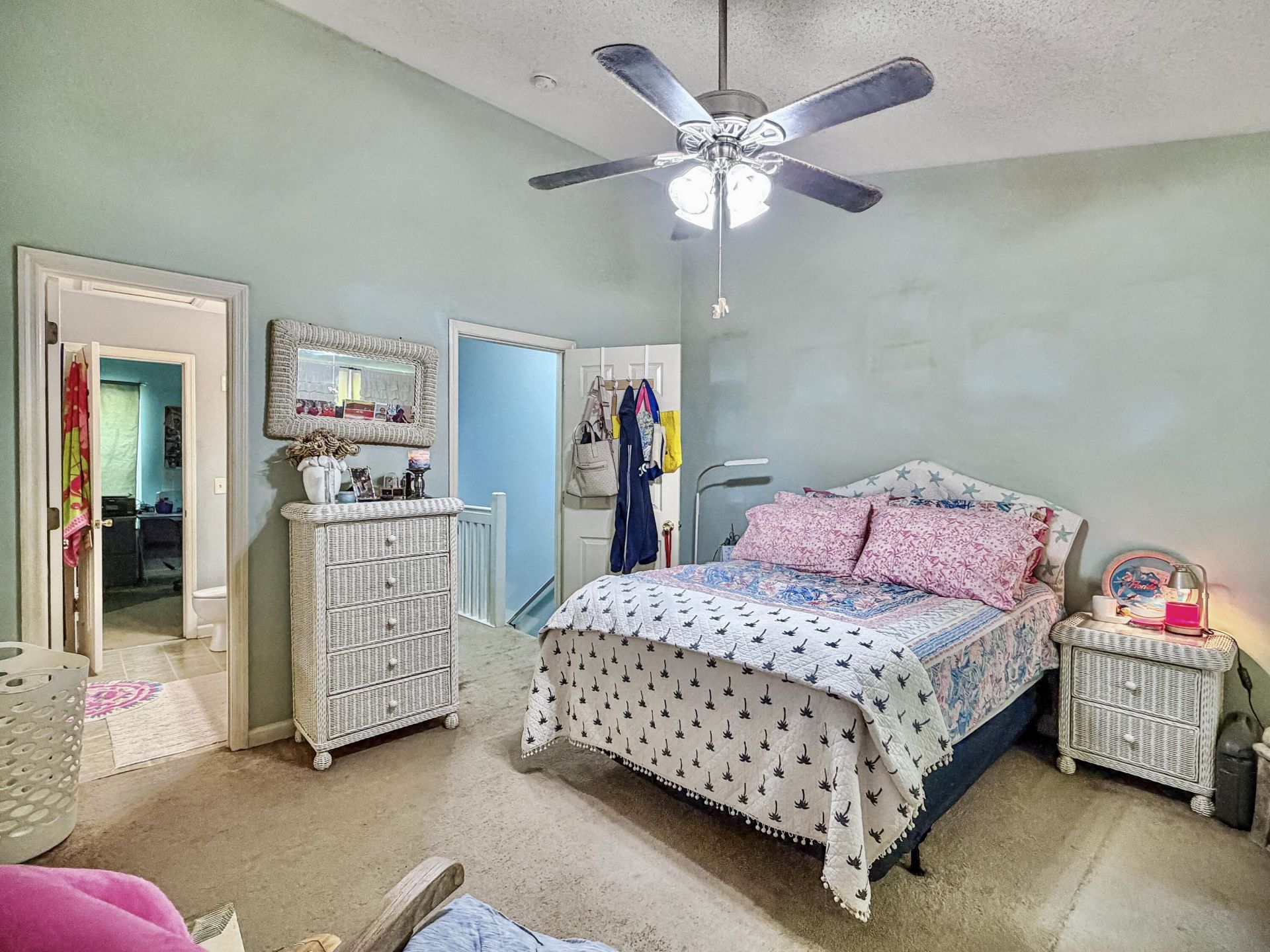 8056 Shadow Oak Drive Photo 5