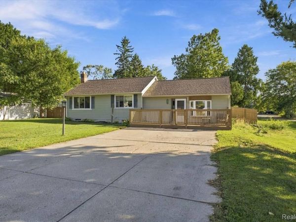 901 Glaspie Road, Oxford Township, Mi 48371