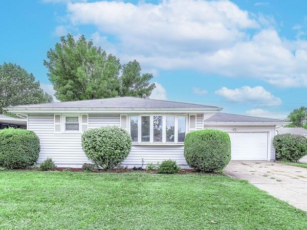 6286 California Street , Hobart, IN 46342