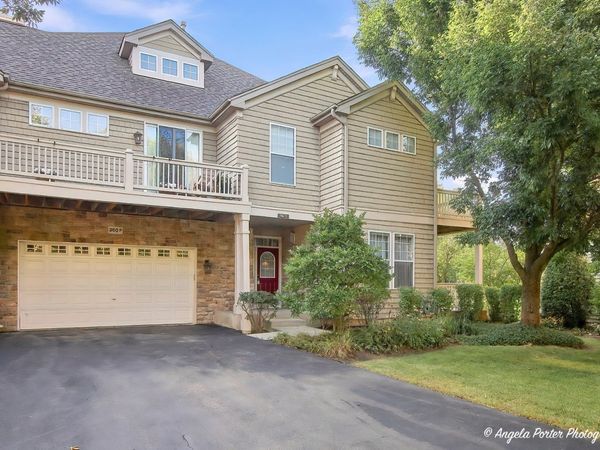 360 Promontory Lane , Unit F, Wauconda, IL 60084