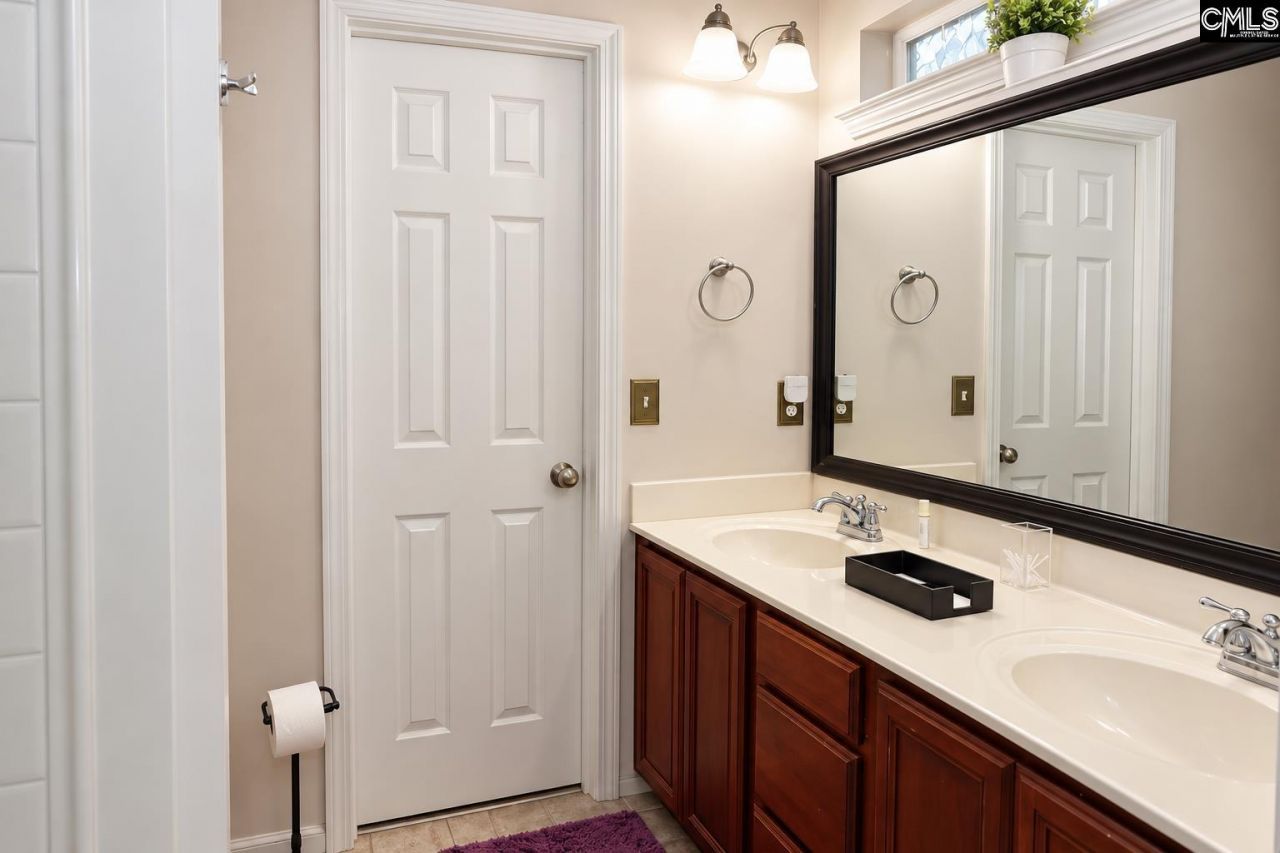 153 Springhaven  Photo 9