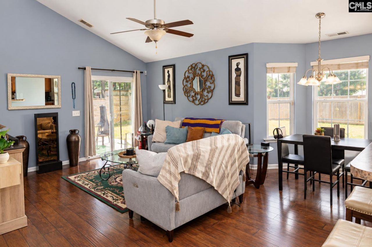 153 Springhaven  Photo 18