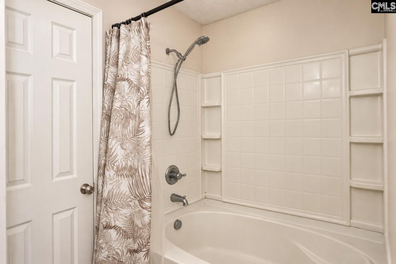 153 Springhaven  Photo 7