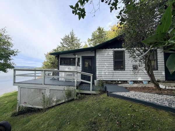 15 Sampson Road, Orwell, VT 05760