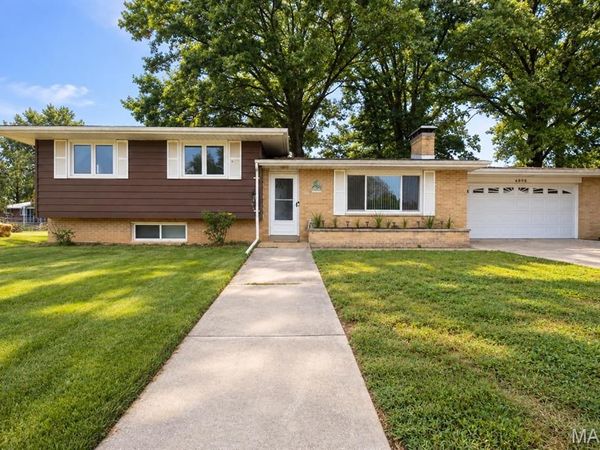 4806 Pierce Lane, Godfrey, IL 62035