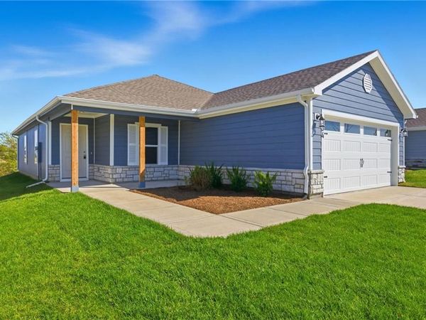 20360 W 195th Street, Spring Hill, KS 66083
