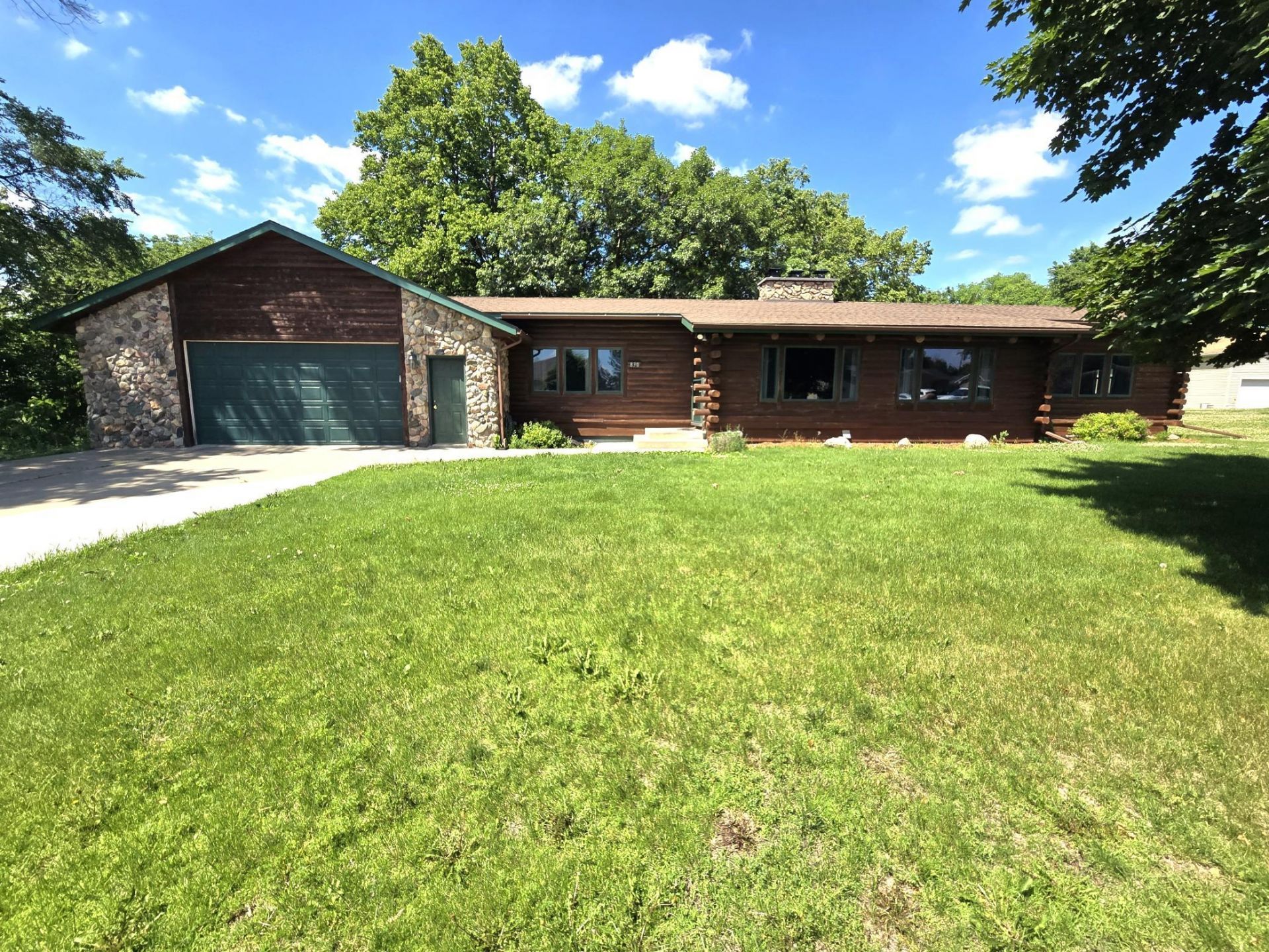 830 W Church Street, Belle Plaine, MN 56011 Main Photo