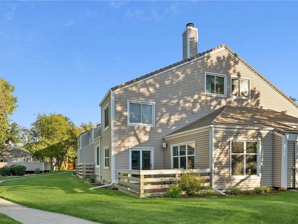 2290 S Yosemite Circle, Denver, CO 80231