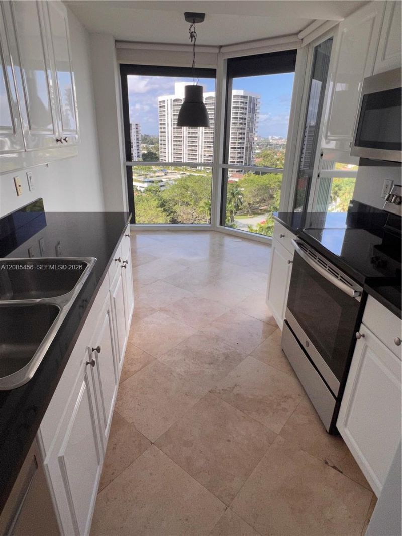 21055 Yacht Club Dr , Unit 1206, Aventura, FL 33180 Photo