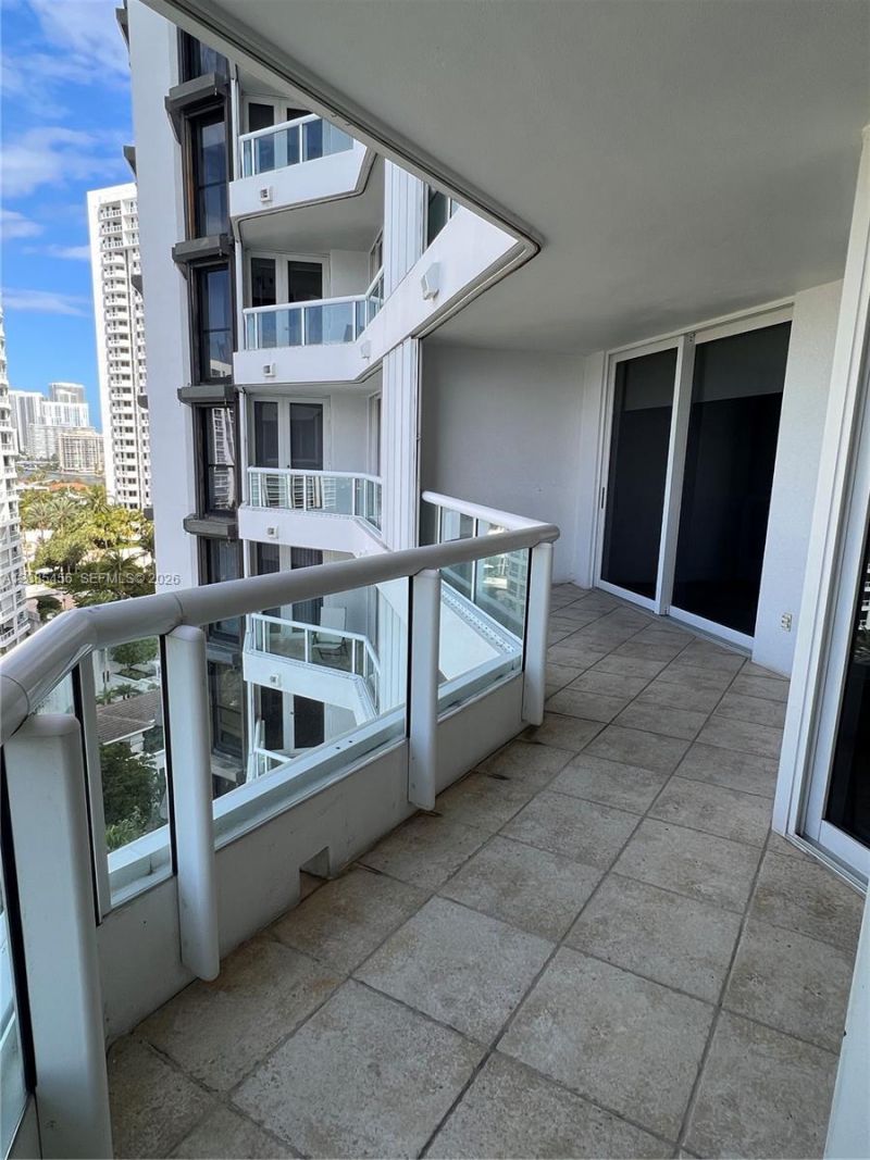 21055 Yacht Club Dr , Unit 1206, Aventura, FL 33180 Photo