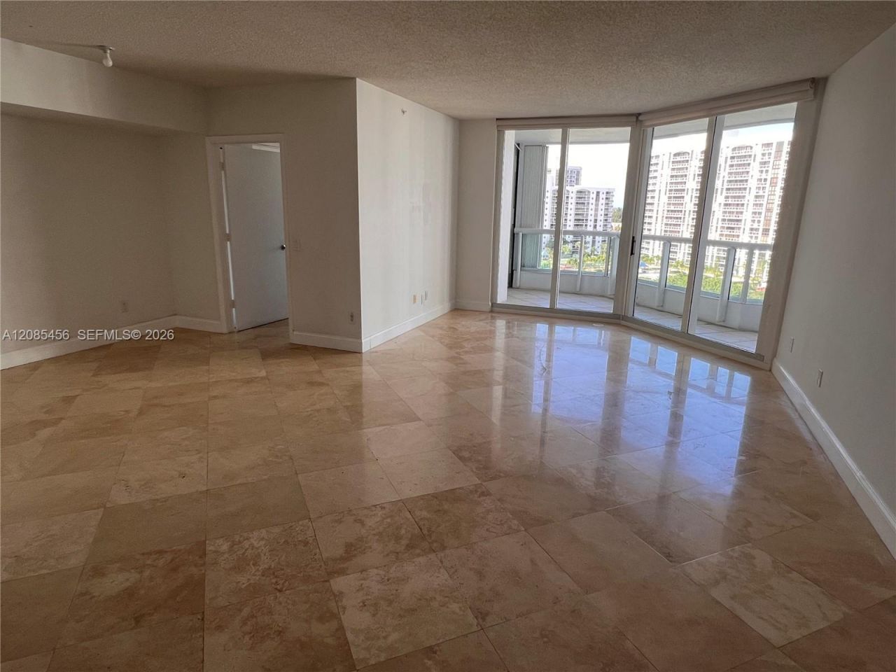 21055 Yacht Club Dr , Unit 1206, Aventura, FL 33180 Photo