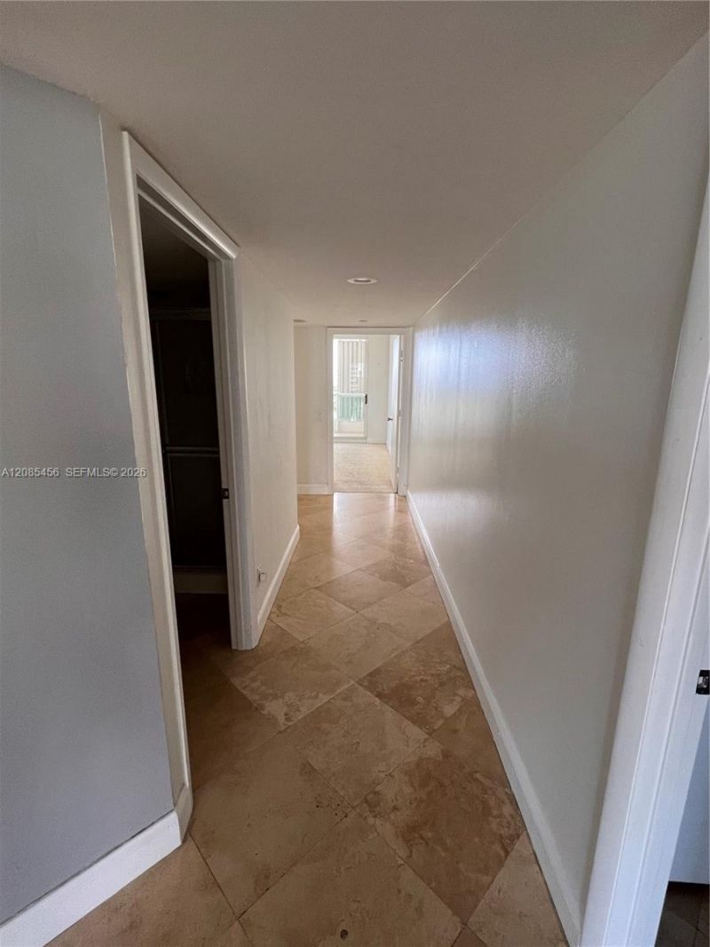 21055 Yacht Club Dr , Unit 1206, Aventura, FL 33180 Photo