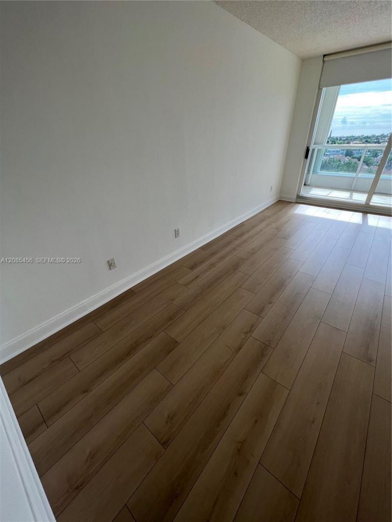 21055 Yacht Club Dr , Unit 1206, Aventura, FL 33180 Photo