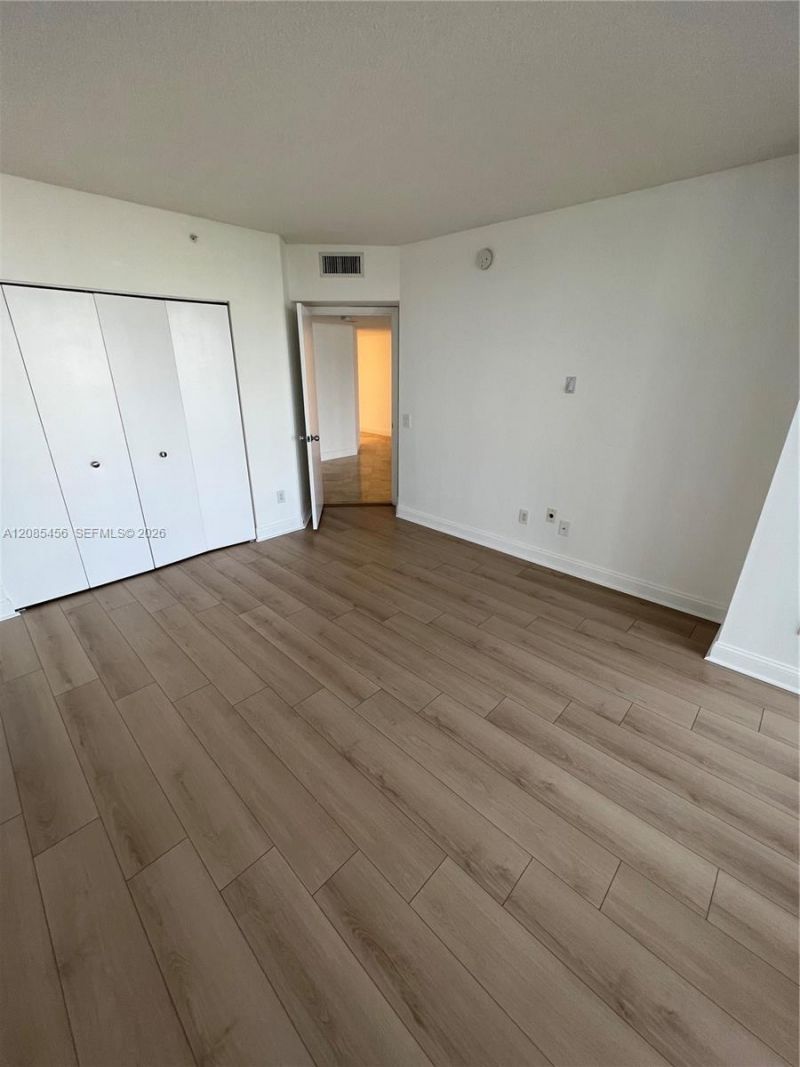 21055 Yacht Club Dr , Unit 1206, Aventura, FL 33180 Photo