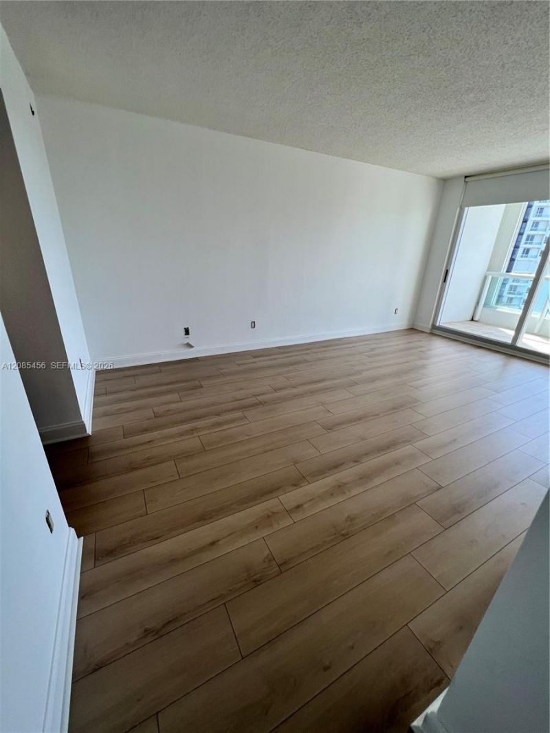 21055 Yacht Club Dr , Unit 1206, Aventura, FL 33180 Photo