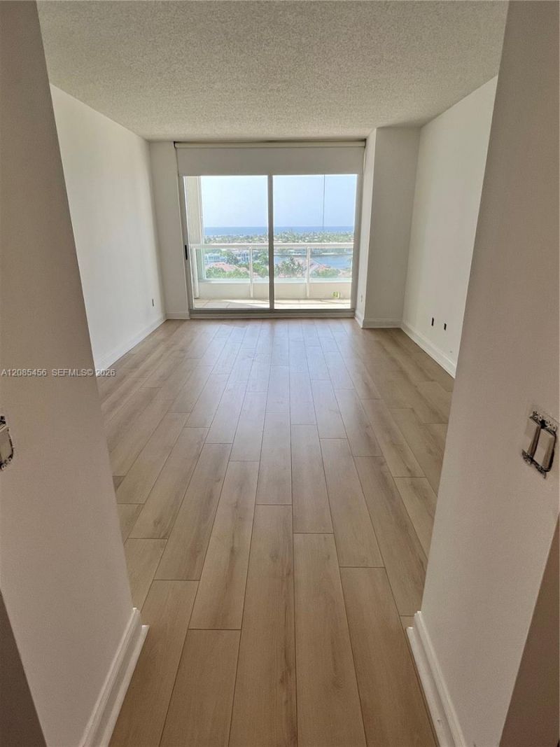 21055 Yacht Club Dr , Unit 1206, Aventura, FL 33180 Photo