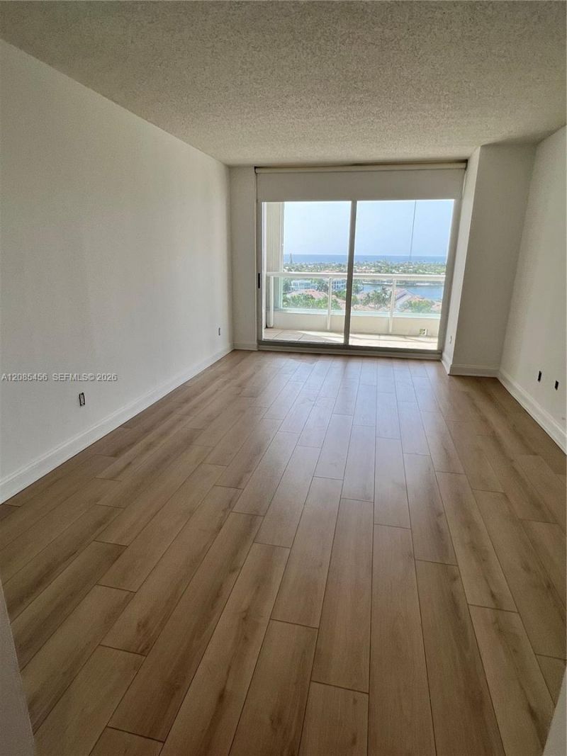 21055 Yacht Club Dr , Unit 1206, Aventura, FL 33180 Photo