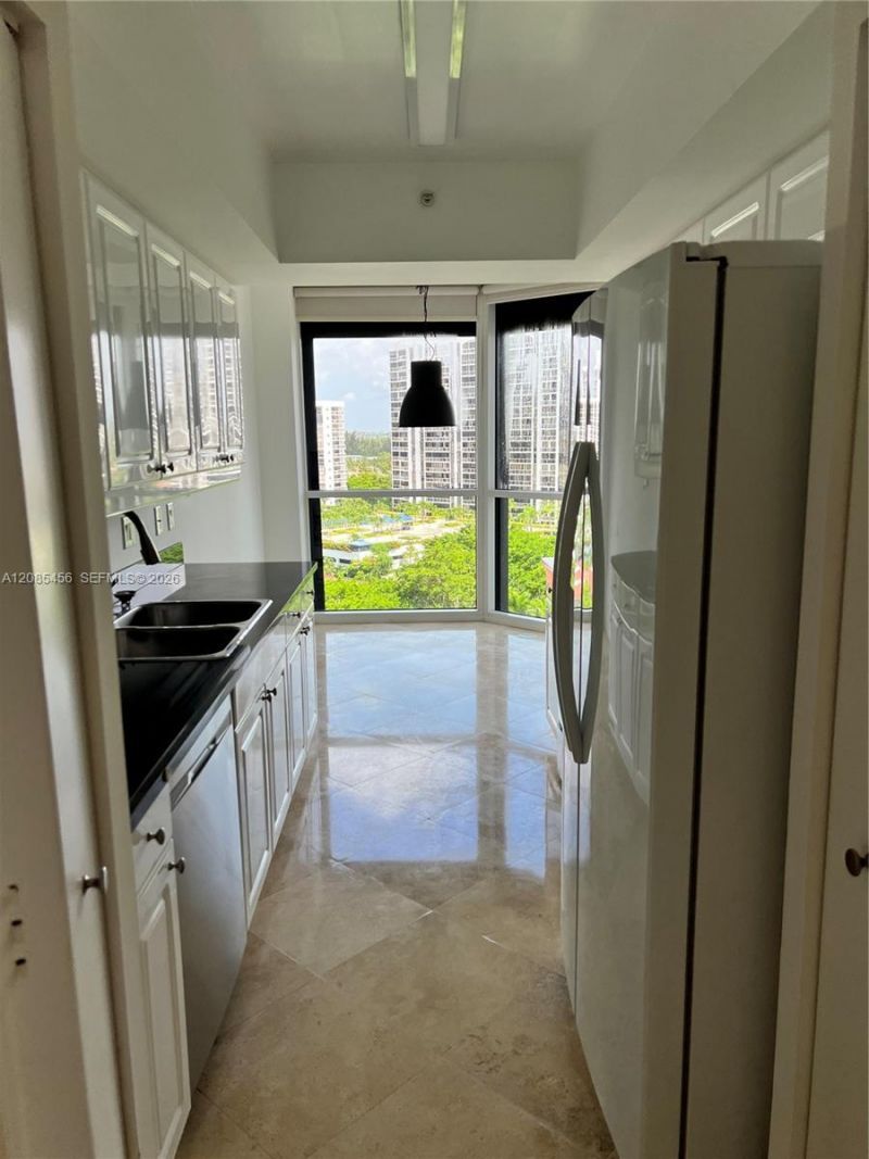 21055 Yacht Club Dr , Unit 1206, Aventura, FL 33180 Photo