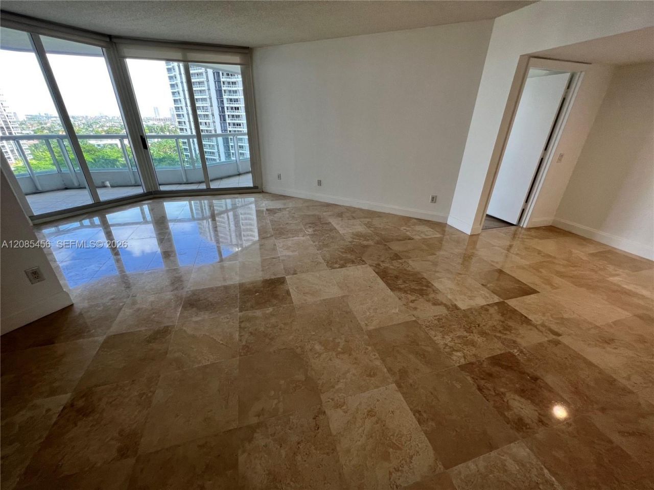 21055 Yacht Club Dr , Unit 1206, Aventura, FL 33180 Photo