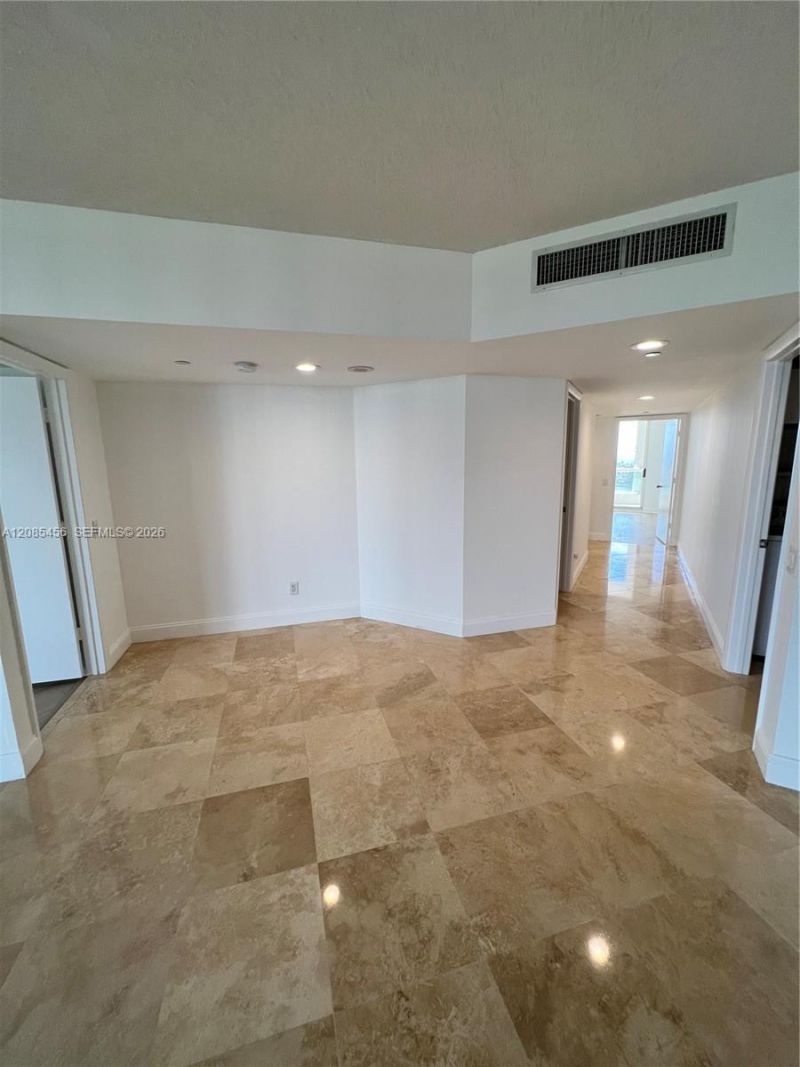 21055 Yacht Club Dr , Unit 1206, Aventura, FL 33180 Photo