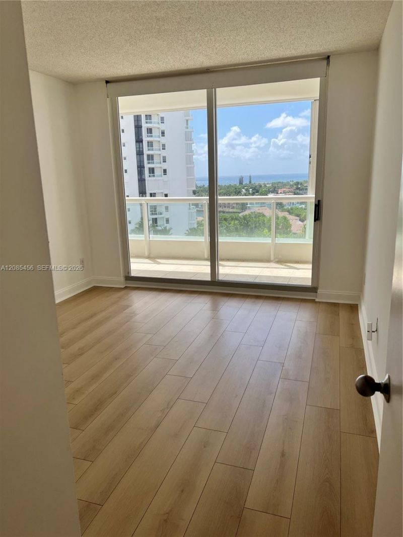 21055 Yacht Club Dr , Unit 1206, Aventura, FL 33180 Photo