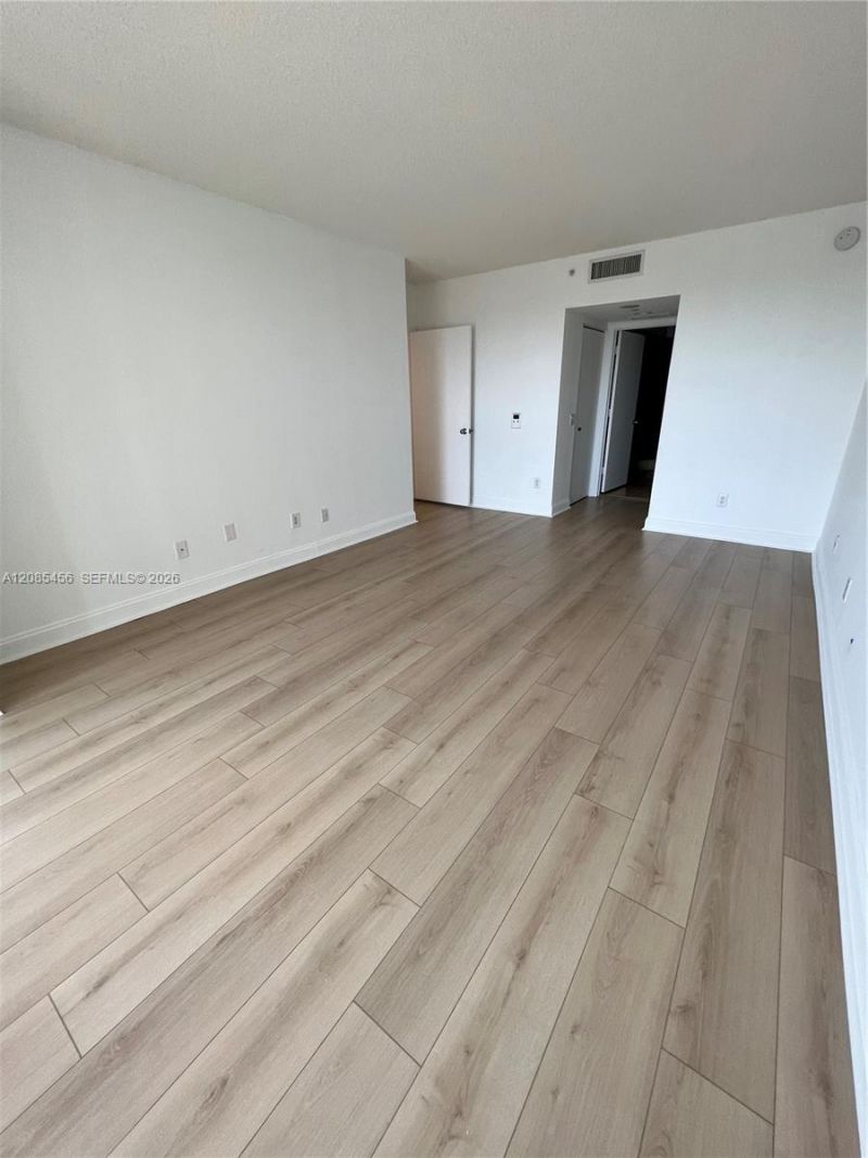 21055 Yacht Club Dr , Unit 1206, Aventura, FL 33180 Photo
