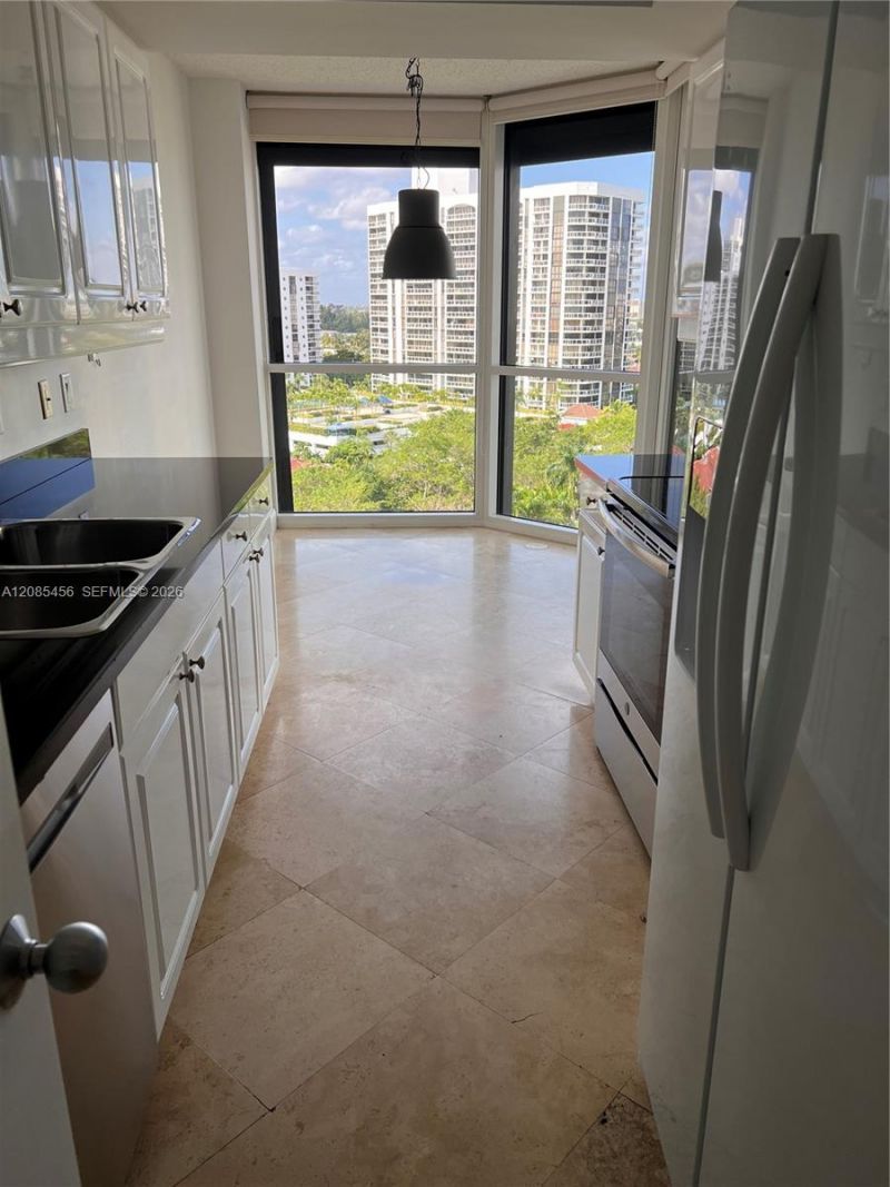 21055 Yacht Club Dr , Unit 1206, Aventura, FL 33180 Photo