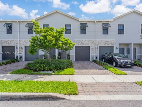 856 NW 3rd Way, Pompano Beach, FL 33060