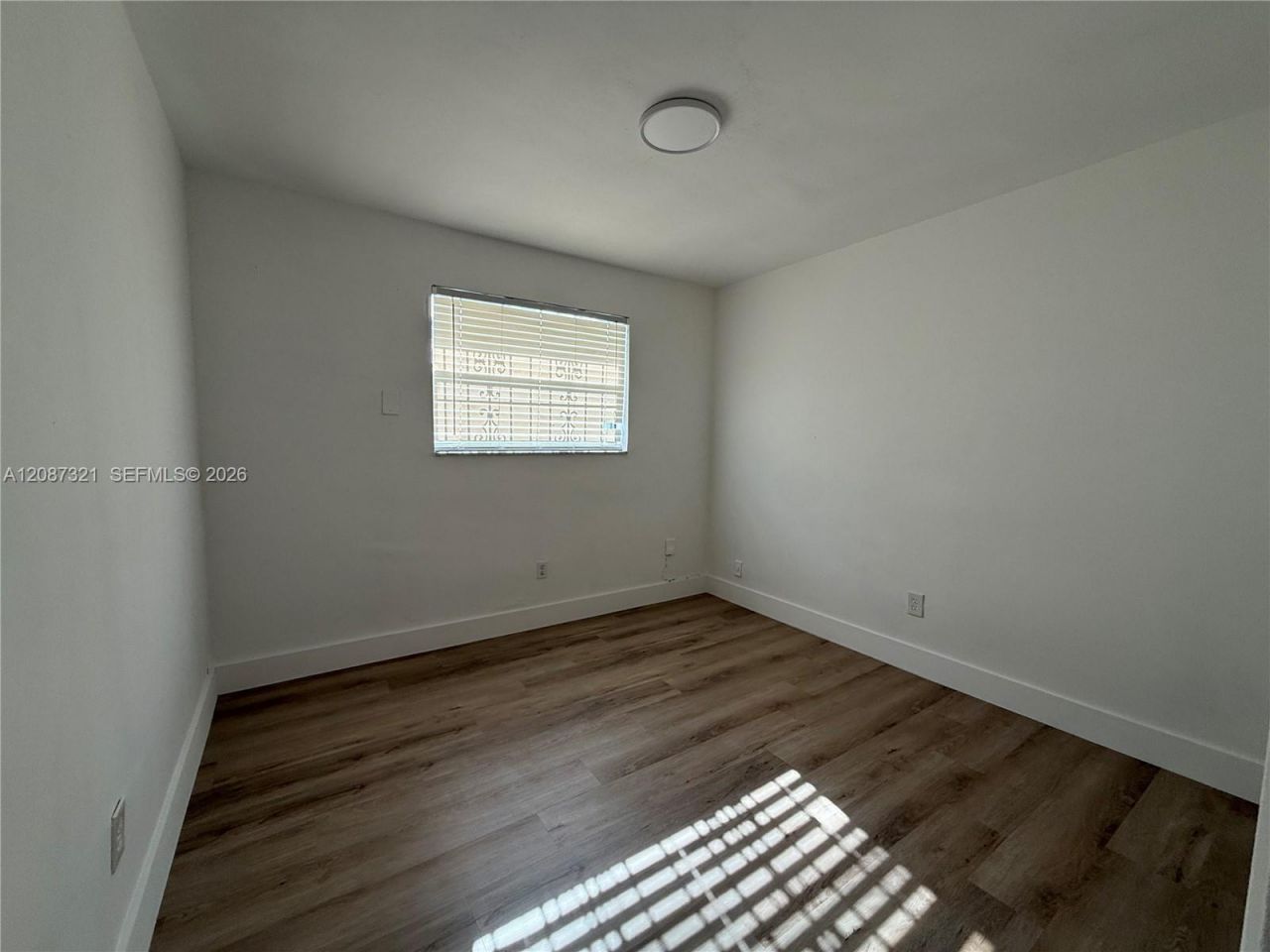 8860 SW 32nd St , Unit front, Miami, FL 33165 Photo